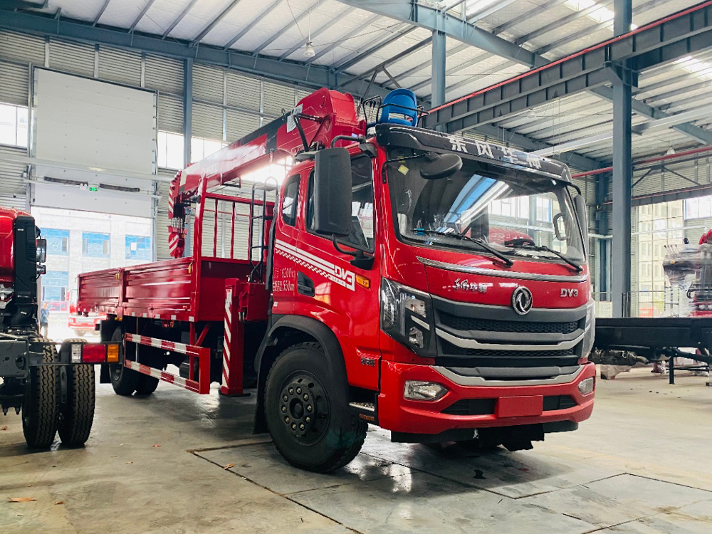 國六東風(fēng)DV3新飛工8噸四節(jié)直臂吊機(jī)隨車吊