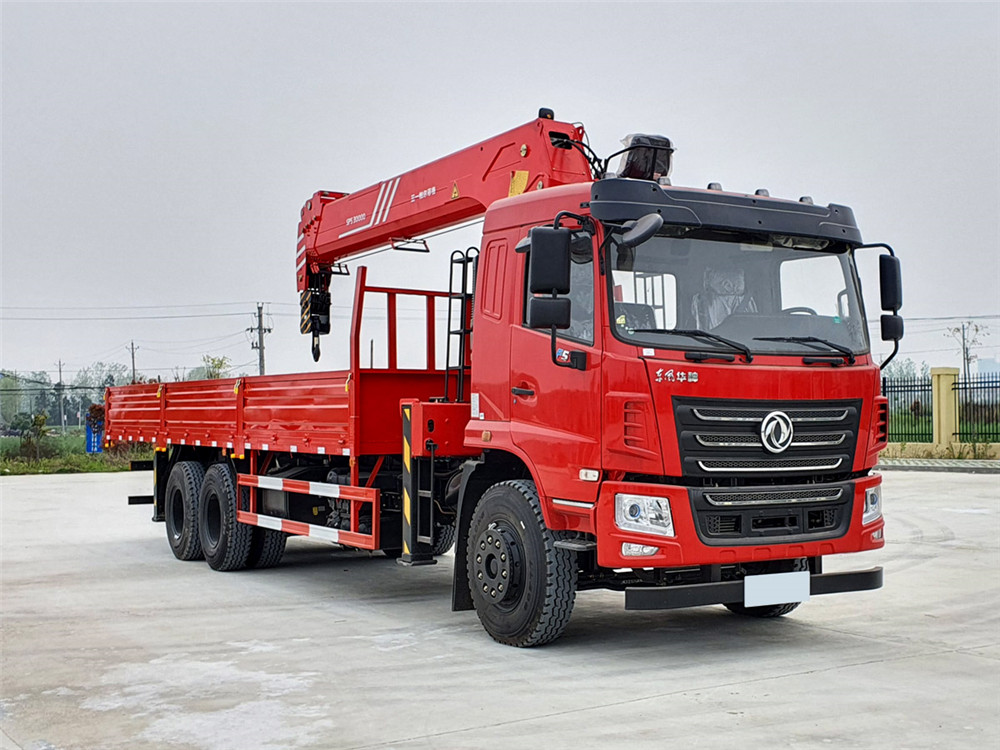 東風華神F5后八輪上裝三一12噸4節(jié)臂