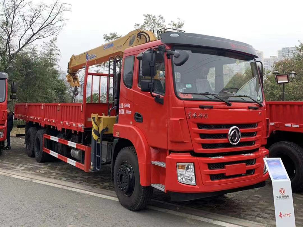 國(guó)六東風(fēng)錦程V6后八輪徐工12噸四節(jié)M系直臂吊機(jī)隨車吊